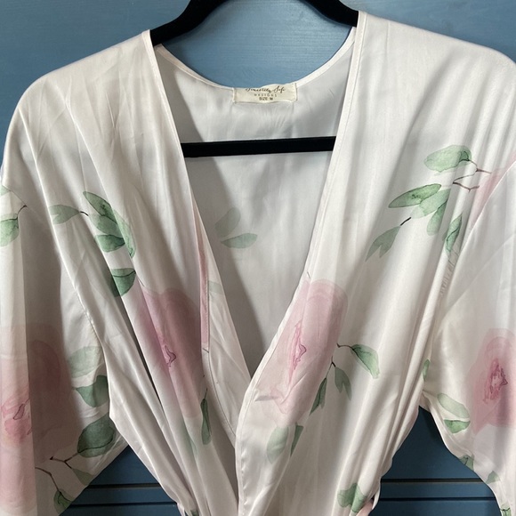 Wonderfully Indulgent Silk Robe - Picture 2 of 3